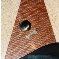 Detailfoto  Balie  met sleutelbak  -  Okoumé multiplex / Granito