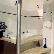 Badkamer Amsterdam - Ligbad / Granito trede / Rvs details